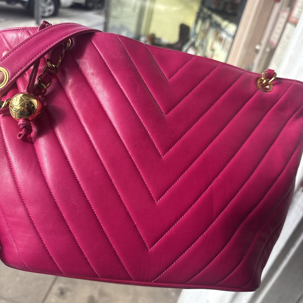 CHANEL Pink Chevron Shoulder Bag - Picture 3 of 15